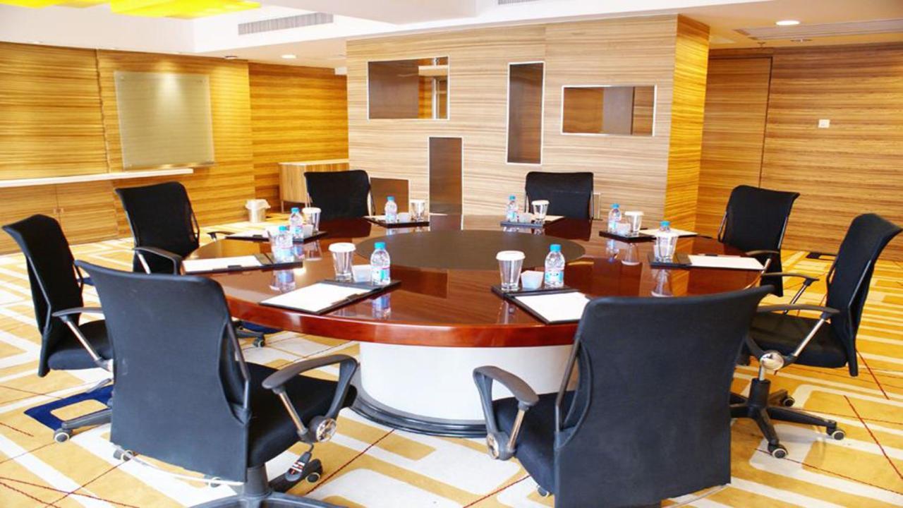 Holiday Inn Binhai Tianjin Exterior foto